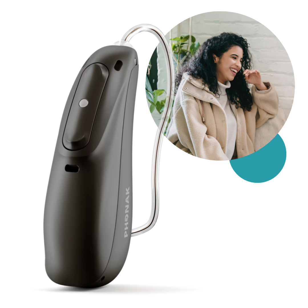 Phonak Lumity - image 1 happy woman talking